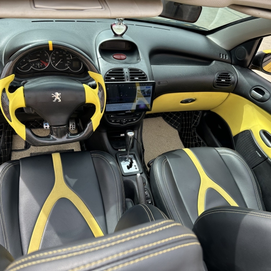 Peugeot mui trần - Pháp