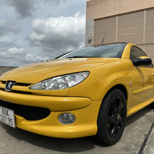 Peugeot mui trần - Pháp