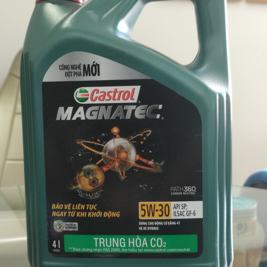 Nhứt động cơ Castrol Magnatec 5W30