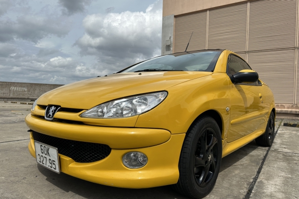Peugeot mui trần - Pháp